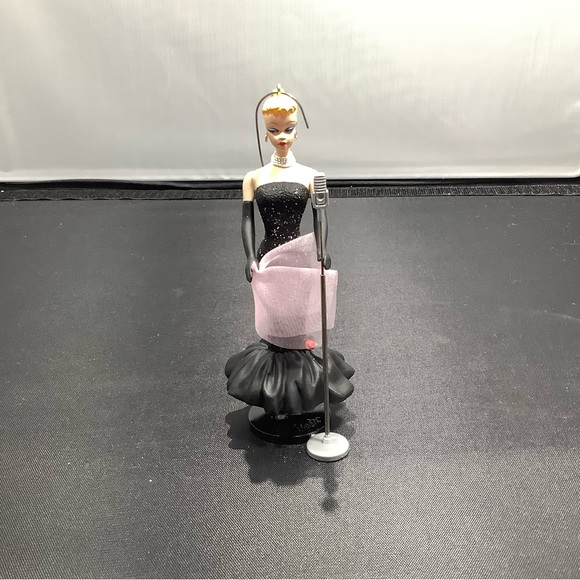 Vintage Hallmark Keepsake Barbie Solo In The Spotlight Christmas Ornament - Picture 2 of 4